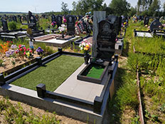 укладка искусственного газона на могилу