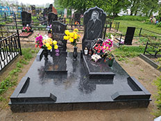 укладка гранитной плитки на могилу