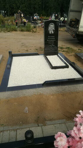 памятники на могилу фото