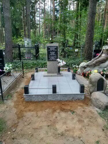 памятники на могилу фото